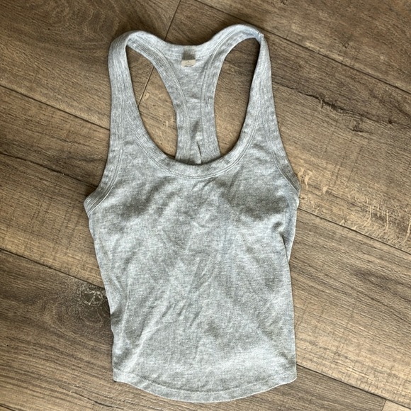 Old Navy Gray Athletic Tank Top Ultralite Go Dry Size Small - Picture 1 of 1